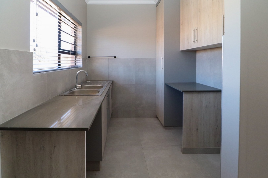 To Let 3 Bedroom Property for Rent in Flamwood North West